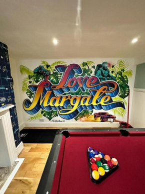 Seaside Bliss - Period Home, Games Room, Pool Table, Arcade Machine